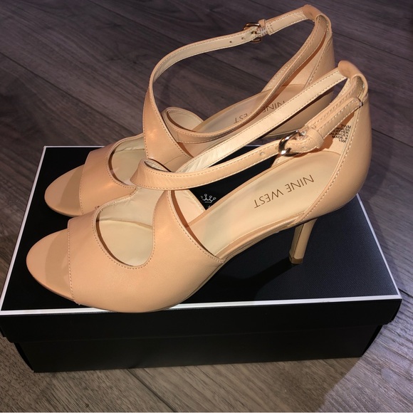 Nine West Shoes - Nine West Nude heels 7.5